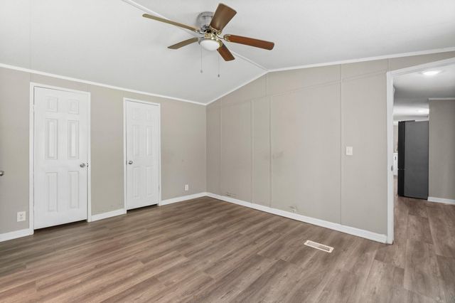 350 Briar Dr, Shepherd, TX 77371