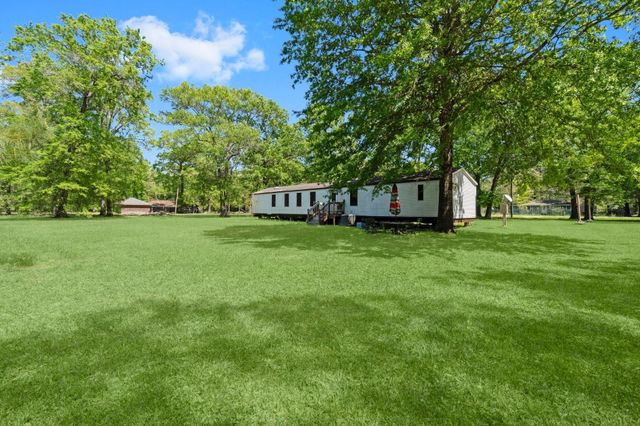 350 Briar Dr, Shepherd, TX 77371