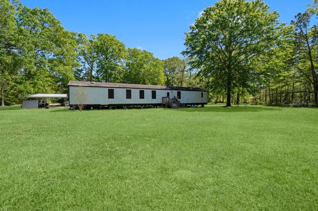 350 Briar Dr, Shepherd, TX 77371