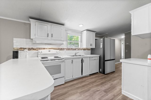 350 Briar Dr, Shepherd, TX 77371