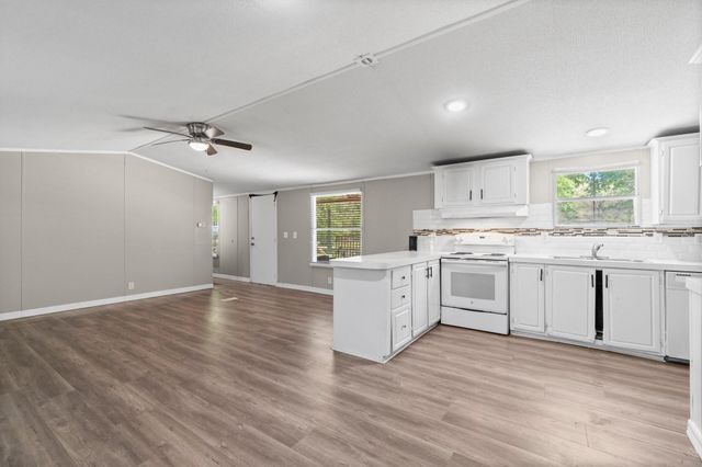 350 Briar Dr, Shepherd, TX 77371