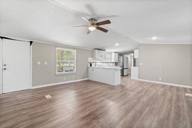 350 Briar Dr, Shepherd, TX 77371