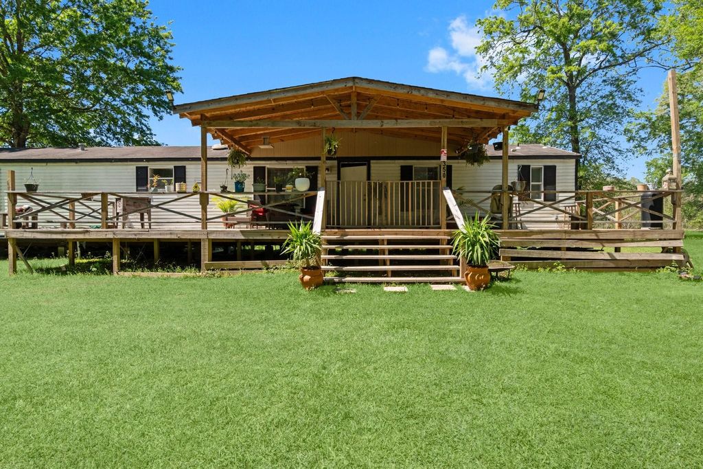 350 Briar Dr, Shepherd, TX 77371