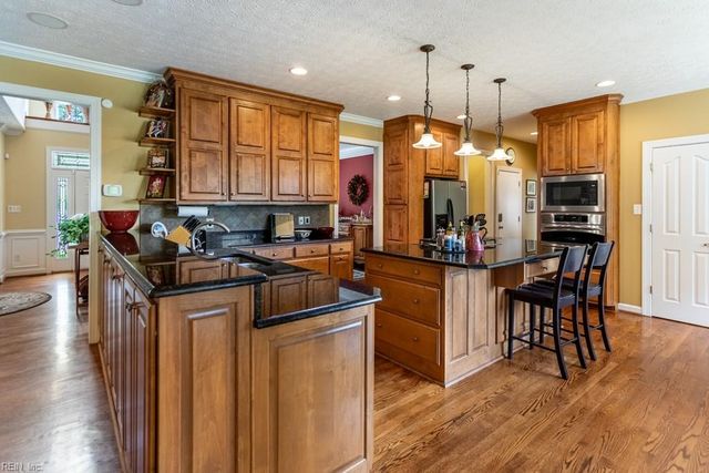 120 Brian Wesley CT, Yorktown, VA 23693