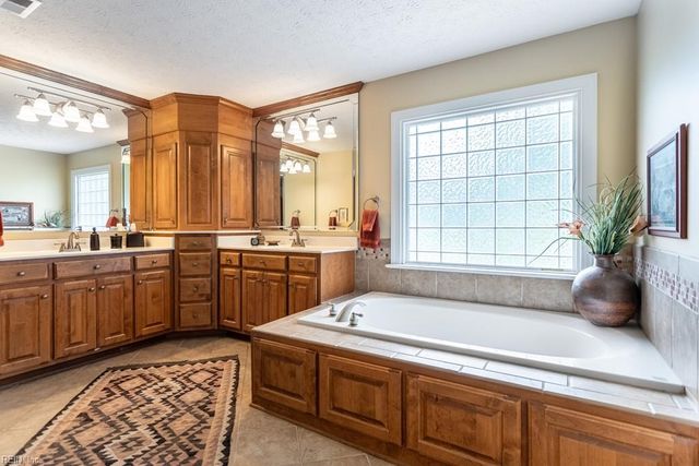 120 Brian Wesley CT, Yorktown, VA 23693