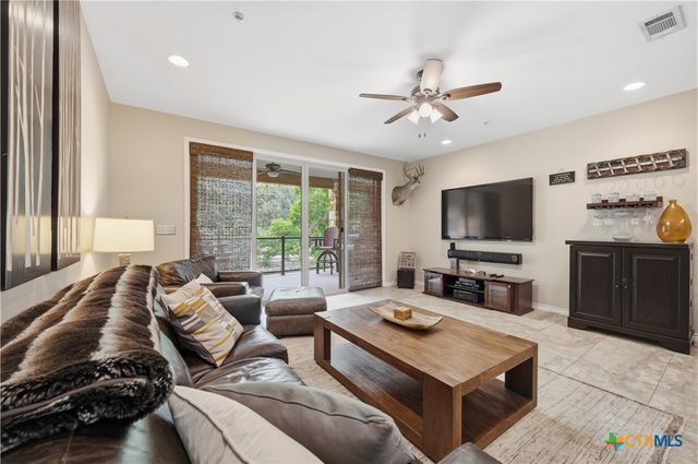 540 River Run 202, New Braunfels, TX 78132