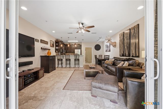 540 River Run 202, New Braunfels, TX 78132