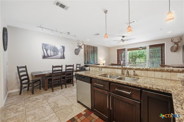 540 River Run 202, New Braunfels, TX 78132
