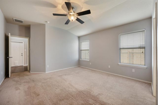 102 Anderson ST, Hutto, TX 78634