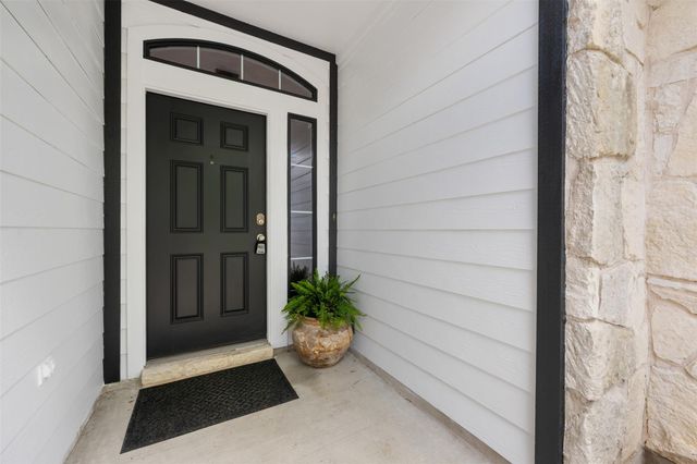 102 Anderson ST, Hutto, TX 78634