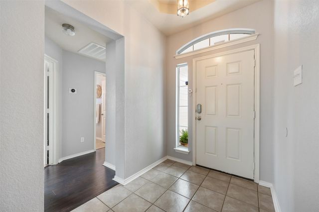 102 Anderson ST, Hutto, TX 78634