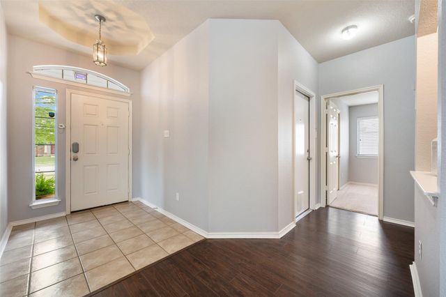 102 Anderson ST, Hutto, TX 78634