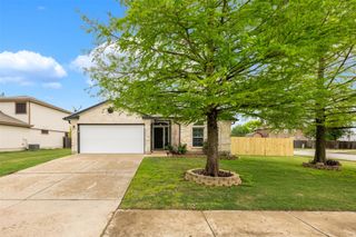 102 Anderson ST, Hutto, TX 78634