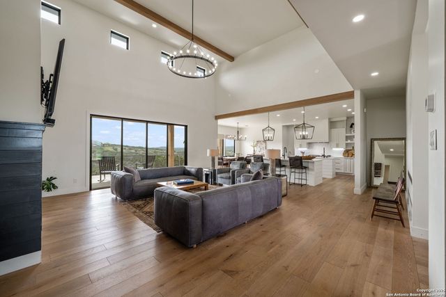 384 Blue Diamond, Boerne, TX 78006