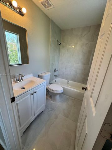 1592 SE 27th Ct 175, Homestead, FL 33035