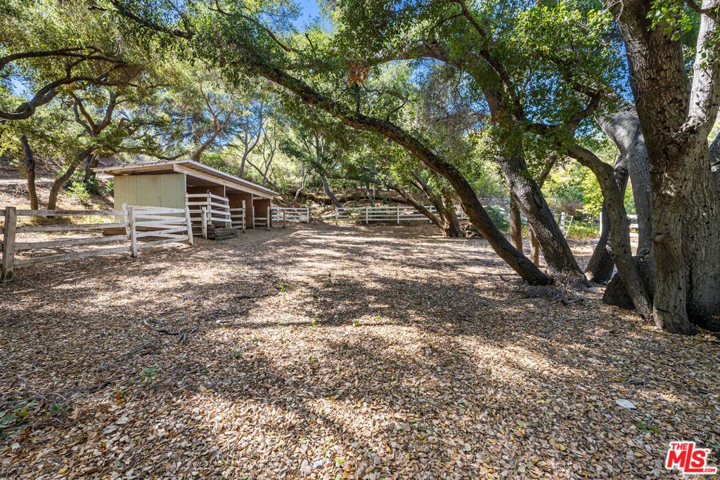 Image 19 of property listing at 730 Crater Camp Drive, Calabasas, CA 91302