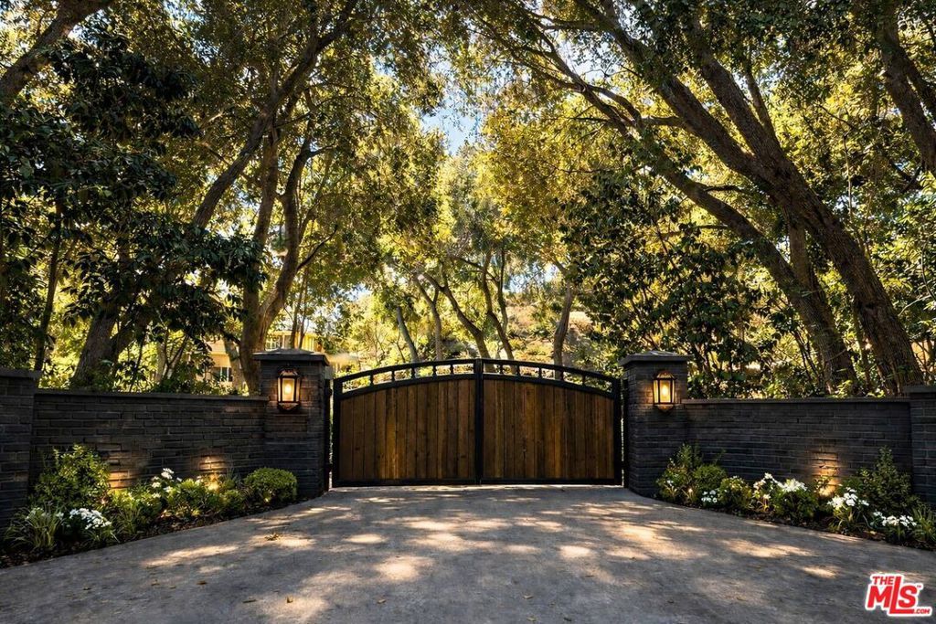 Image 2 of property listing at 730 Crater Camp Drive, Calabasas, CA 91302