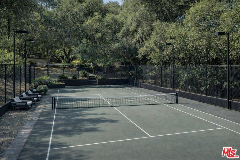 Image 4 of property listing at 730 Crater Camp Drive, Calabasas, CA 91302