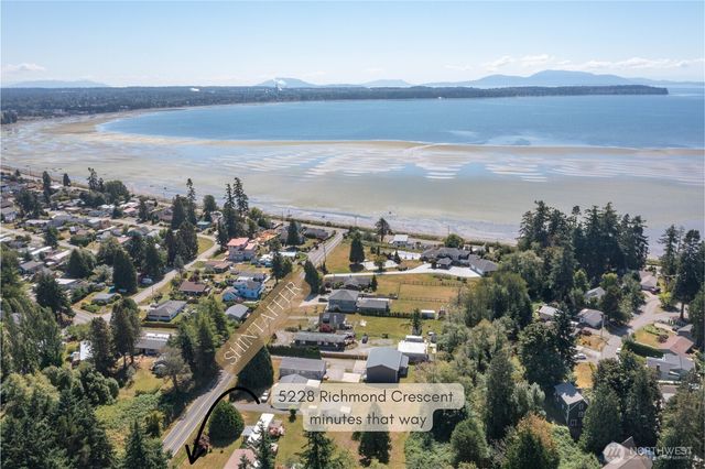 5228 Richmond Crescent, Blaine, WA 98230