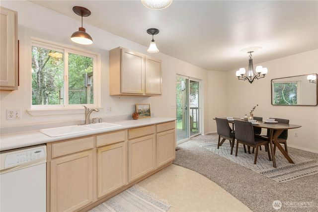 5228 Richmond Crescent, Blaine, WA 98230