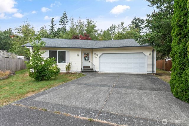 5228 Richmond Crescent, Blaine, WA 98230