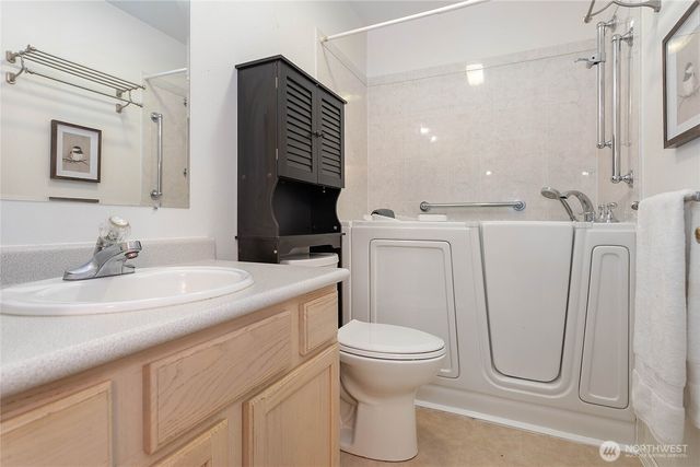 5228 Richmond Crescent, Blaine, WA 98230