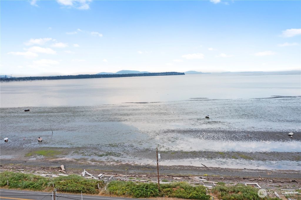 5228 Richmond Crescent, Blaine, WA 98230