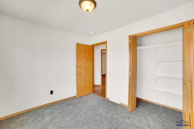 4633 THREE RIVERS DR, Rapid City, SD 57701