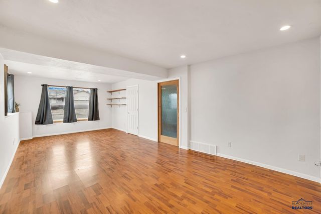 4633 THREE RIVERS DR, Rapid City, SD 57701