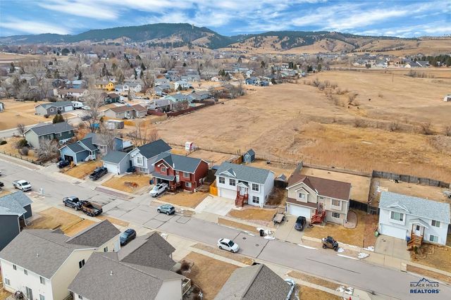 4633 THREE RIVERS DR, Rapid City, SD 57701