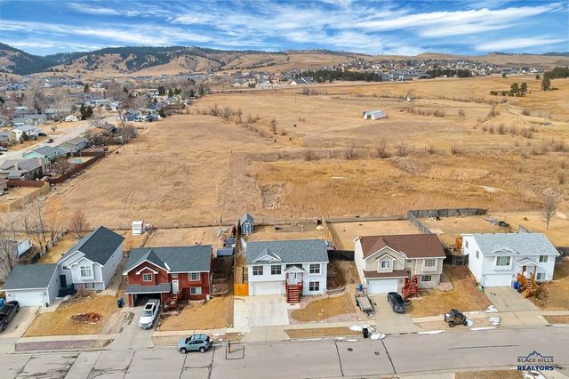 4633 THREE RIVERS DR, Rapid City, SD 57701