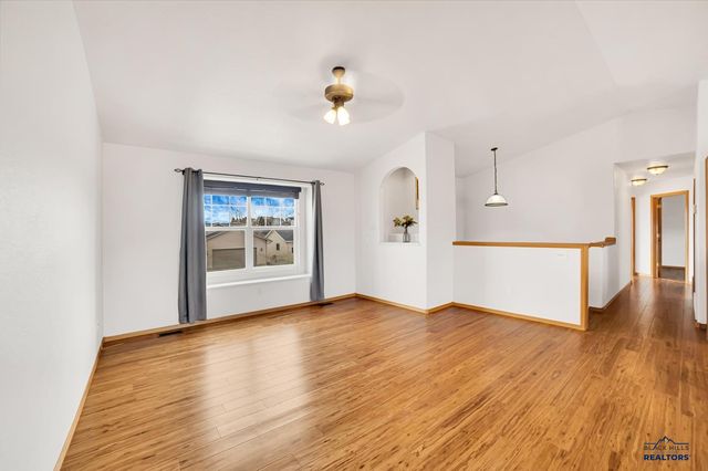 4633 THREE RIVERS DR, Rapid City, SD 57701