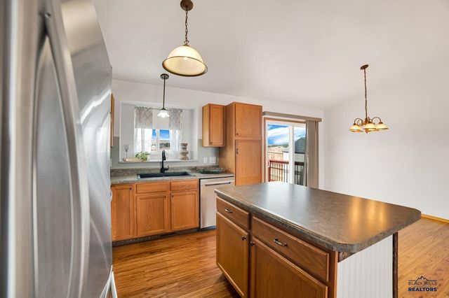 4633 THREE RIVERS DR, Rapid City, SD 57701