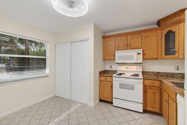 26 Abbey Lane 108, Delray Beach, FL 33446