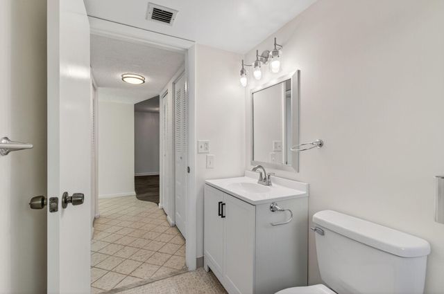 26 Abbey Lane 108, Delray Beach, FL 33446