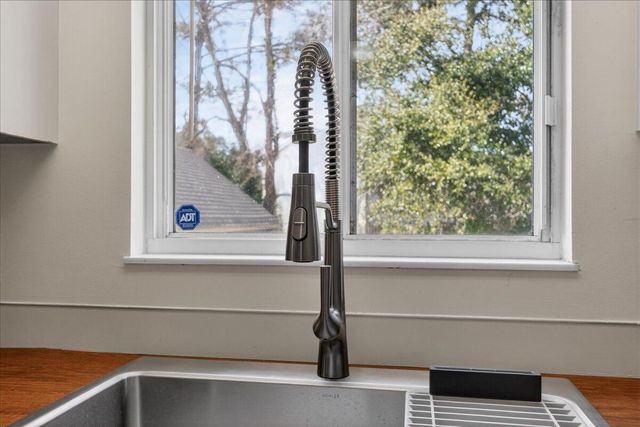 4950 Amberwood Lane, North Charleston, SC 29418