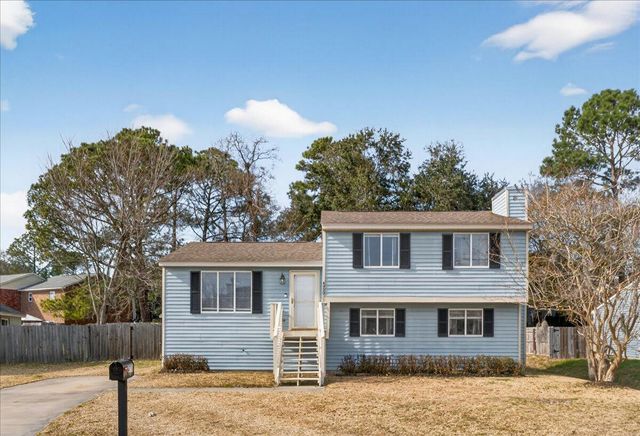 4950 Amberwood Lane, North Charleston, SC 29418