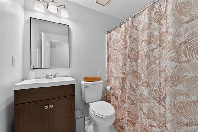 4950 Amberwood Lane, North Charleston, SC 29418