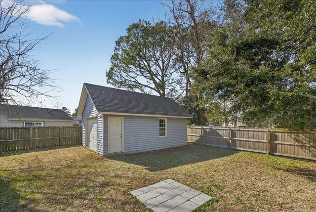 4950 Amberwood Lane, North Charleston, SC 29418