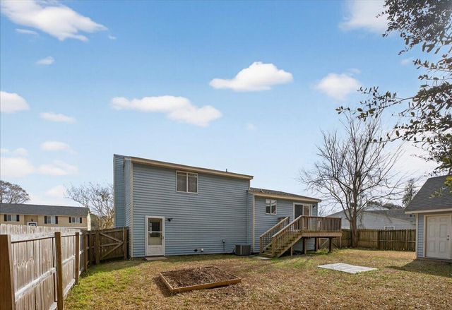 4950 Amberwood Lane, North Charleston, SC 29418