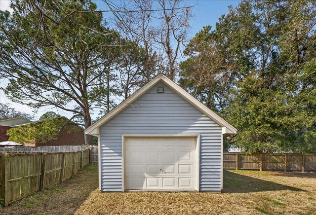 4950 Amberwood Lane, North Charleston, SC 29418