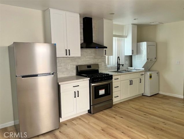 2034 E 77th Street, Los Angeles, CA 90001