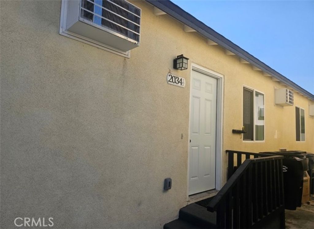 2034 E 77th Street, Los Angeles, CA 90001