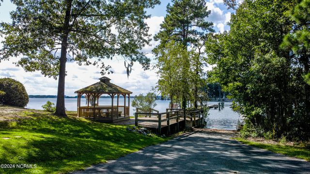 43d Eagles Nest Court, Hertford, NC 27944