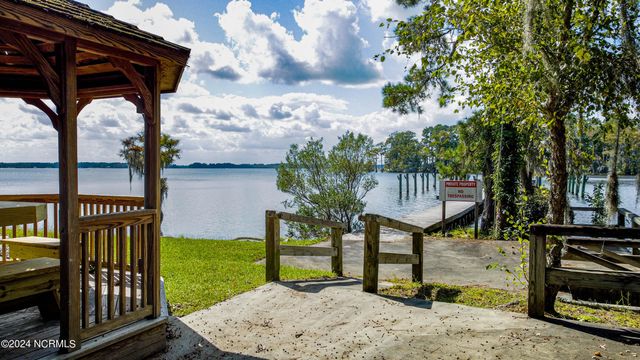 43d Eagles Nest Court, Hertford, NC 27944