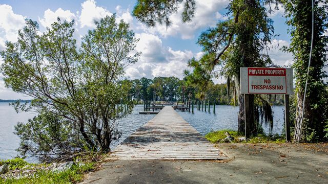 43d Eagles Nest Court, Hertford, NC 27944