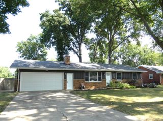 1883 N Cambridge Place, St Joseph, MI 49085