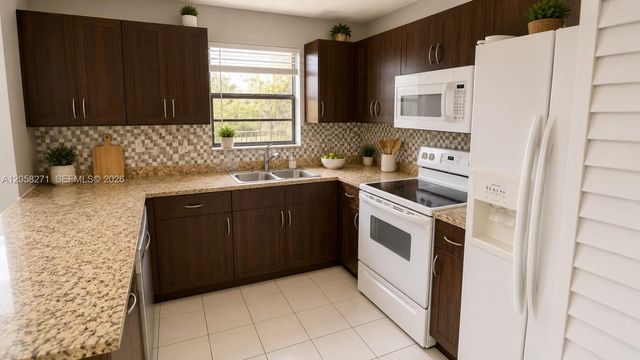 10900 NW 7th St 101, Miami, FL 33172