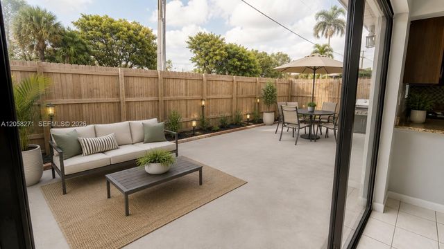 10900 NW 7th St 101, Miami, FL 33172
