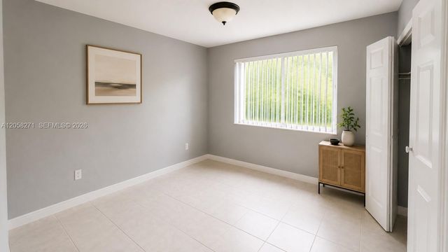10900 NW 7th St 101, Miami, FL 33172